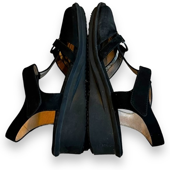 Umberto Raffini Yoli Wedge Sandals Black Suede T Strap Open Toe  EU41/US 10-10.5 - Picture 8 of 12